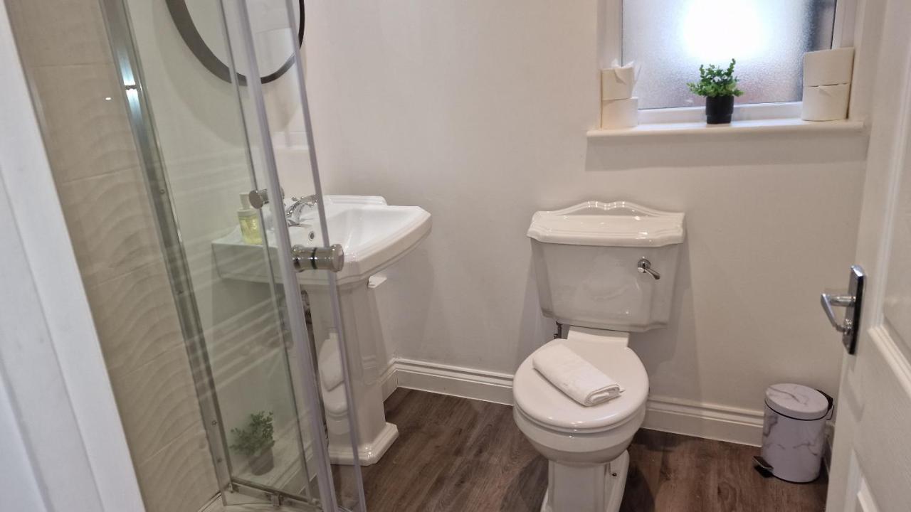 Luxury Cardiff Apartment With Free Parking, Free High-Speed Internet, Fully Equipped Kitchen 外观 照片