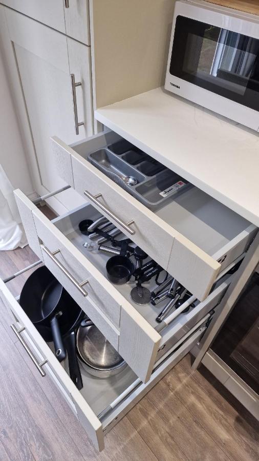 Luxury Cardiff Apartment With Free Parking, Free High-Speed Internet, Fully Equipped Kitchen 外观 照片