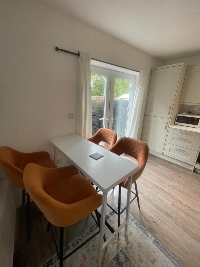 Luxury Cardiff Apartment With Free Parking, Free High-Speed Internet, Fully Equipped Kitchen 外观 照片